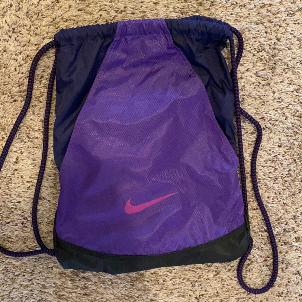 Nike drawstring bag
